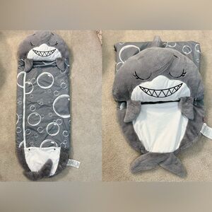 Happy Nappers Grey Shark 2-in-1 Pillow & Sleeping Bag 🦈
